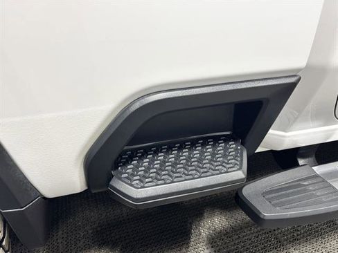 Used 2020 Chevrolet Silverado 2500 High Country w/ Z71 Off-Road Package image 17