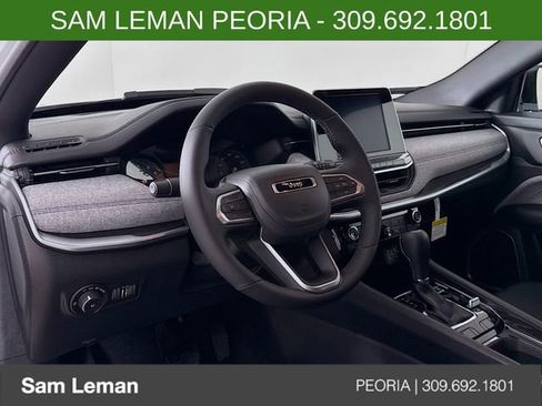 New 2026 Jeep Compass Latitude image 9