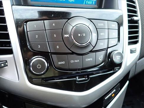 Used 2014 Chevrolet Cruze LT image 18