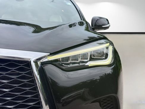 Used 2019 INFINITI QX50 Essential w/ Sensory Package FWD image 9