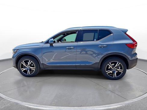Used 2023 Volvo XC40 B5 Core AWD/4WD image 5