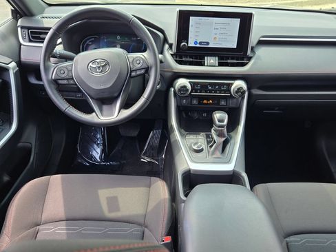 Used 2025 Toyota RAV4 SE AWD/4WD image 2