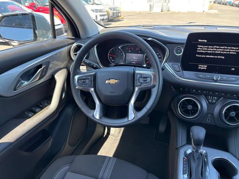 Used 2025 Chevrolet Blazer LT FWD image 36