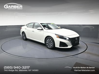 Used 2023 Nissan Altima 2.5 SV