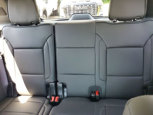 Used 2026 GMC Yukon Denali w/ Denali Reserve Package AWD/4WD image 24