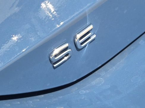 New 2026 Volkswagen Tiguan SE FWD image 8
