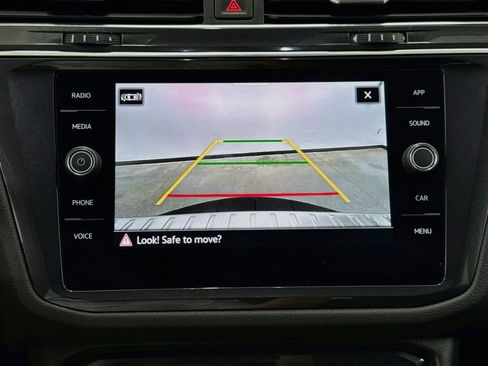 Used 2023 Volkswagen Tiguan SE FWD image 21