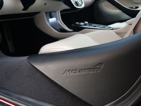 Used 2023 McLaren GT RWD image 19