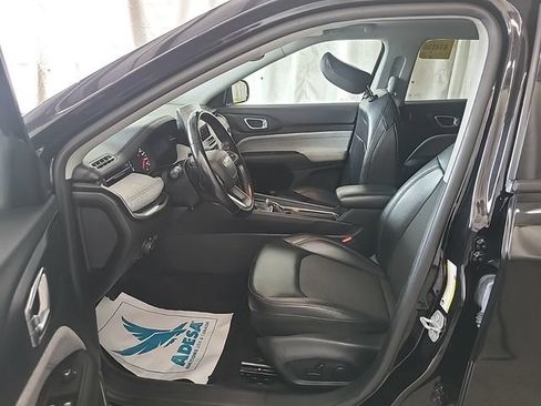 Used 2022 Jeep Compass Latitude w/ Sun and Sound Group AWD/4WD image 5