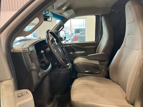 Used 2021 GMC Savana 2500 w/ Driver Convenience Package image 10