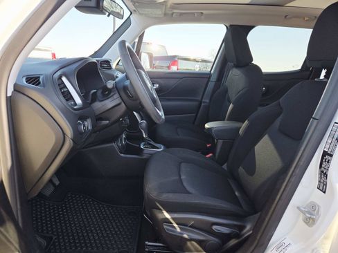 Used 2023 Jeep Renegade Latitude w/ Sun & Fun Group image 13