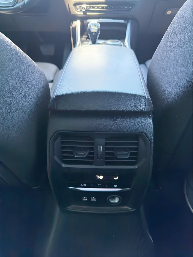 Used 2020 BMW 330i Sedan w/ Convenience Package RWD image 18