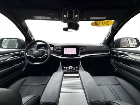 Used 2024 Jeep Wagoneer Series II w/ Convenience Group I AWD/4WD image 21