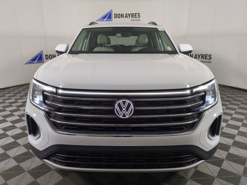 Used 2024 Volkswagen Atlas SE AWD/4WD image 11