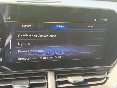 Used 2024 Chevrolet Trax RS w/ Sunroof Package FWD image 17