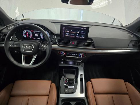 Certified 2025 Audi Q5 2.0T Premium w/ Convenience Plus Package image 18