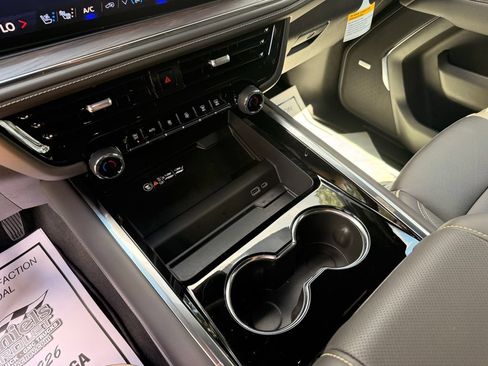New 2025 Chevrolet Suburban Premier RWD image 25