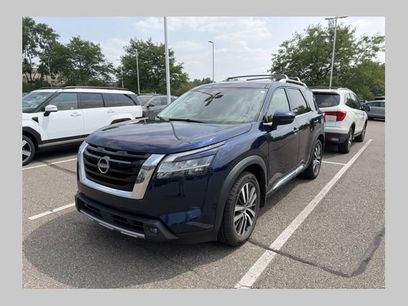Used 2022 Nissan Pathfinder Platinum w/ Cargo Package