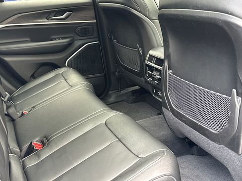 Used 2022 Jeep Grand Cherokee Limited 4xe image 33