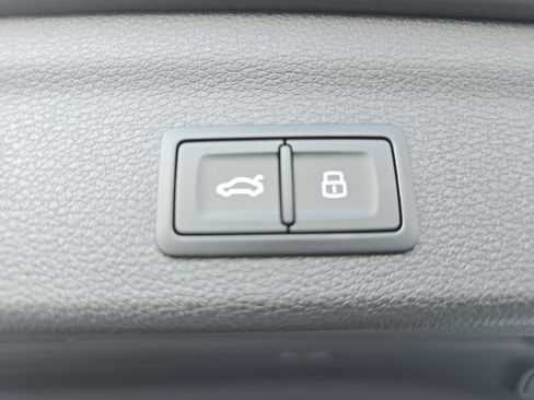 New 2025 Audi Q3 2.0T Premium image 13