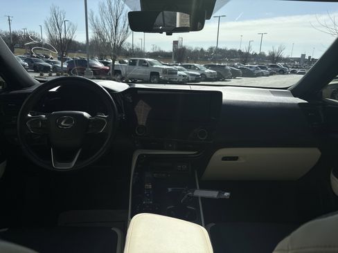 Used 2024 Lexus NX 300h AWD w/ Vision Package image 29