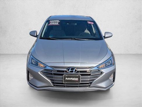 Used 2020 Hyundai Elantra SE image 2