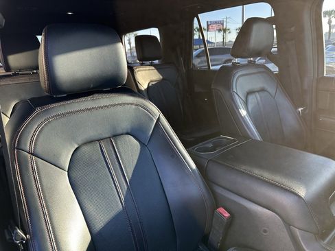Used 2022 Ford Expedition Limited image 26