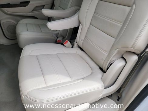 Used 2023 GMC Acadia Denali AWD/4WD image 14