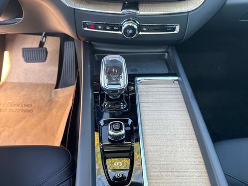 New 2026 Volvo XC60 B5 Plus w/ Climate Package image 23