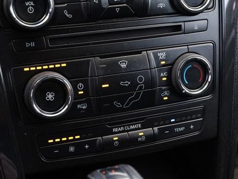 Certified 2017 Ford Explorer XLT FWD image 19