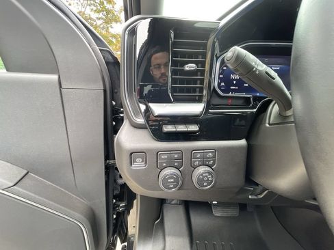 Certified 2026 Chevrolet Silverado 2500 LTZ w/ LTZ Plus Package AWD/4WD image 18