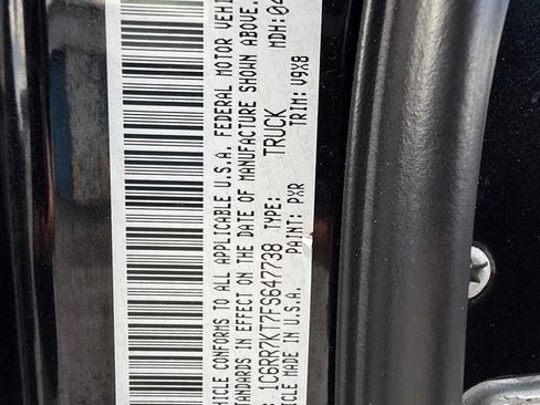 Used 2015 RAM 1500 Express AWD/4WD image 25