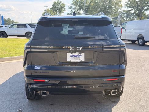 Used 2024 Chevrolet Traverse RS w/ LPO, Floor Liner Package FWD image 11