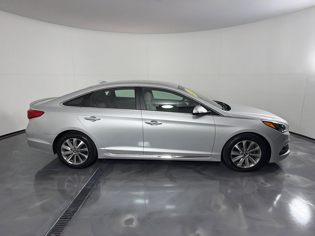 Used 2015 Hyundai Sonata Sport w/ Option Group 03 FWD image 4