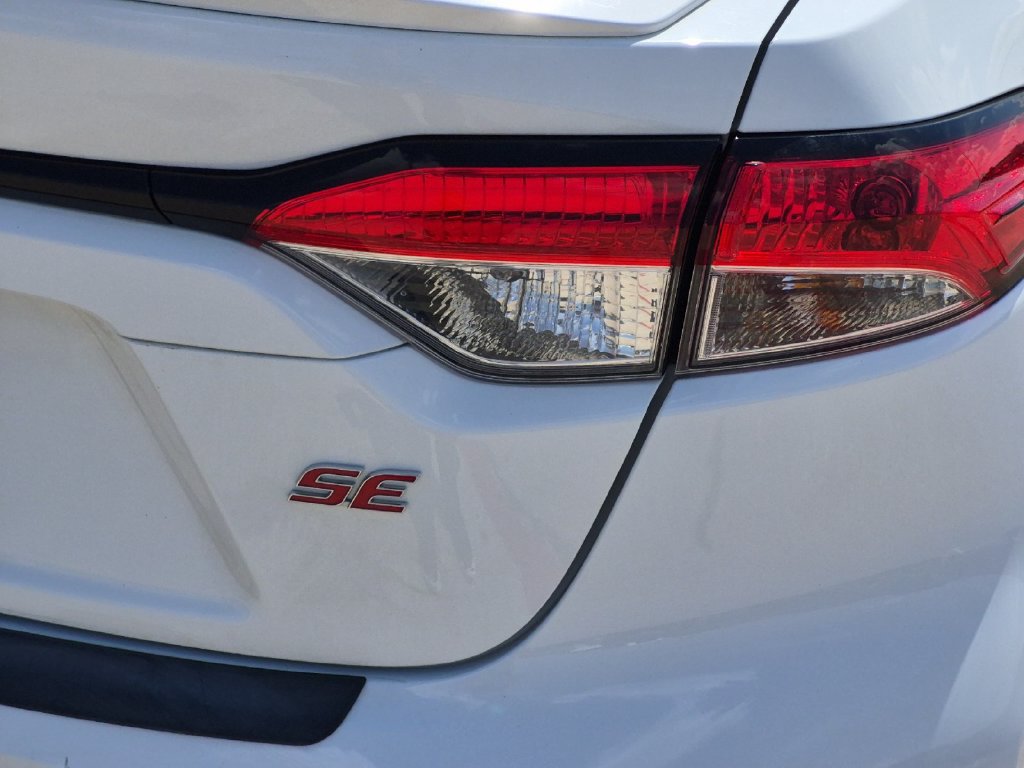 Certified 2024 Toyota Corolla SE w/ SE Premium Package FWD image 27