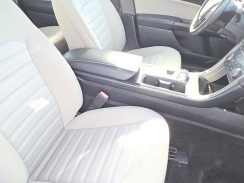 Used 2018 Ford Fusion S image 15