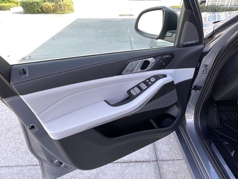 New 2026 BMW X7 xDrive40i w/ Premium Package image 8