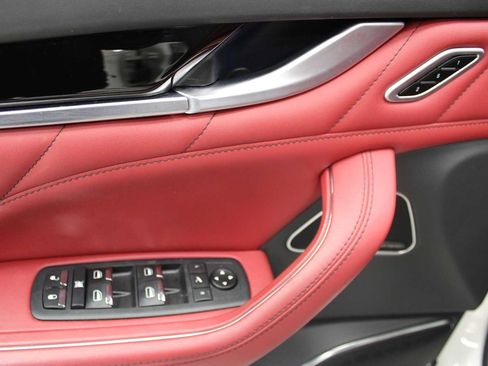 Used 2022 Maserati Levante GT image 16