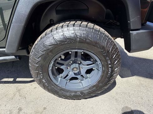 Used 2012 Jeep Wrangler Unlimited Rubicon w/ Connectivity Group AWD/4WD image 5