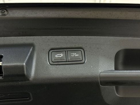 Used 2024 Kia Telluride EX w/ EX Captain's Chair Package image 30