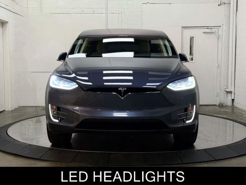 Used 2017 Tesla Model X 75D image 3