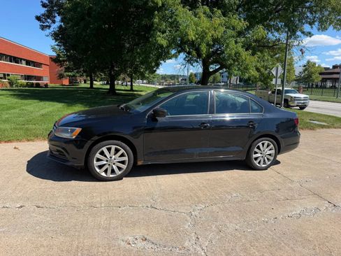 Used 2016 Volkswagen Jetta S FWD image 3