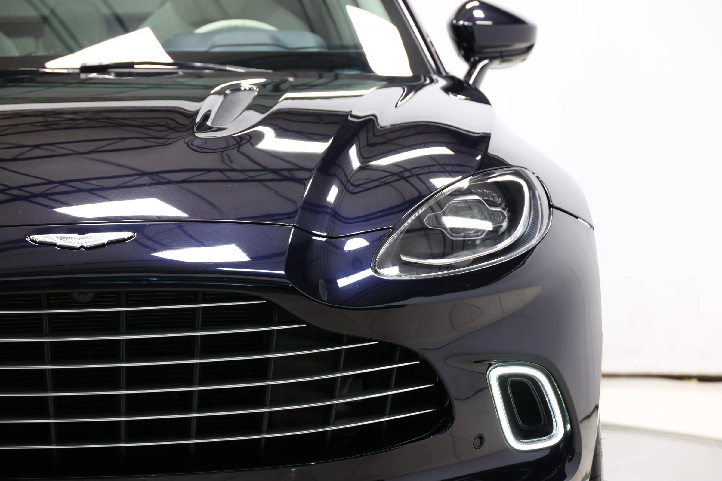 Used 2021 Aston Martin DBX AWD/4WD image 92