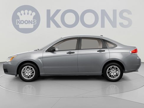 Used 2011 Ford Focus SE w/ 201A Rapid Spec Order Code FWD image 2
