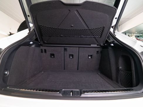 Certified 2020 Porsche Macan AWD/4WD image 39