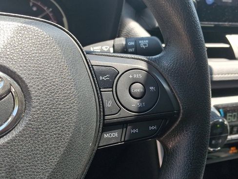Used 2025 Toyota RAV4 XLE AWD/4WD image 22