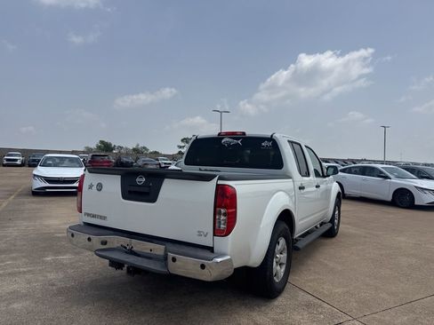 Used 2013 Nissan Frontier SV w/ SV Value Truck Pkg RWD image 19