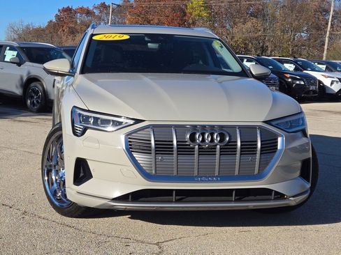 Used 2019 Audi e-tron Premium Plus image 4
