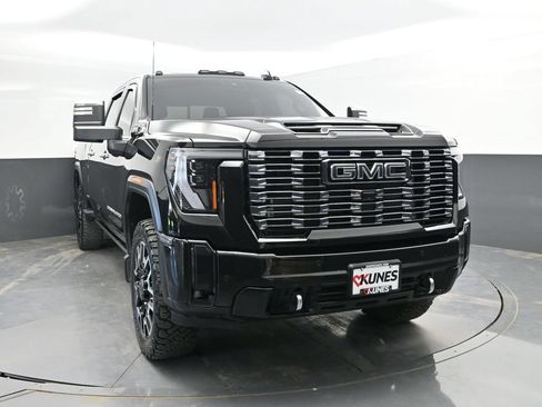 Used 2025 GMC Sierra 2500 Denali Ultimate AWD/4WD image 4