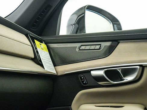 New 2026 Volvo XC90 B6 Ultra w/ Protection Package AWD/4WD image 26